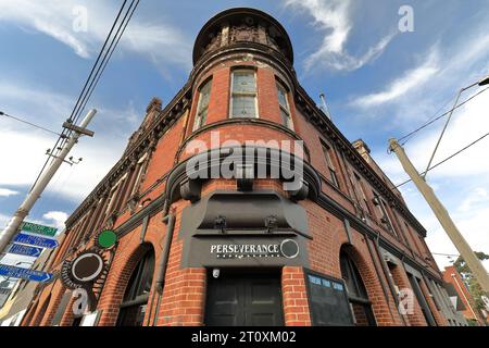 993 das Perserverance Hotel at Brunswick and Moor Street Northeast Ecke gebaut in Ad 1911, Fizroy Vorort. Melbourne-Australien. Stockfoto