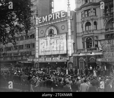 IVANHOE World Film Premiere EMPIRE Leicester Square Cinema 13. Juni 1952 Robert Taylor Elizabeth Taylor Metro Goldwyn Mayer Stockfoto