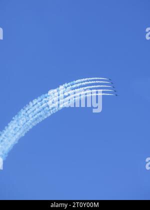 Blue Angels fliegen in Formation auf der Flottenwoche San Francisco 2023 Stockfoto