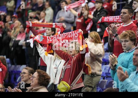 Liverpool Women gegen Aston Villa Women Barclays Women's Super League LIVERPOOL, ENGLAND - OKTOBER 08 Liverpool Fans, die während des Spiels der Barclays Women's Super League zwischen Liverpool und Aston Villa am 8. Oktober 2023 in Liverpool, England gezeigt wurden. (Foto von Alan Edwards für f2images) Stockfoto