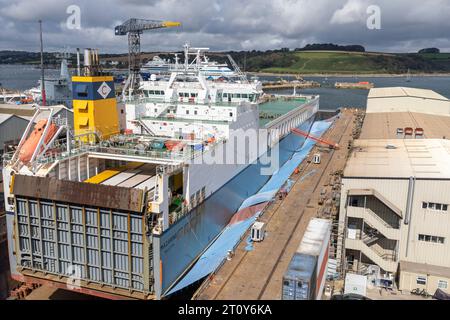 Falmouth Deep Water Docks und Bootsreparaturwerft, Frachtschiff Mazarine Valletta wird repariert, Cornwall, England, Großbritannien, 2023 Stockfoto