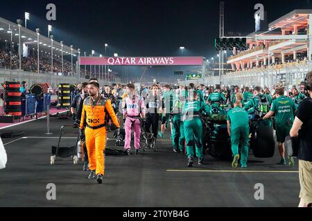 8. Oktober 2023, Losail International Circuit, Doha, Formel 1 Qatar Airways Qatar Grand Prix 2023, in der Bildmechanik auf der Start-Ziel-Geraden. Stockfoto