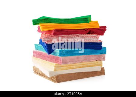 Bunter Stapel Papierservietten auf weißem Hintergrund Stockfoto