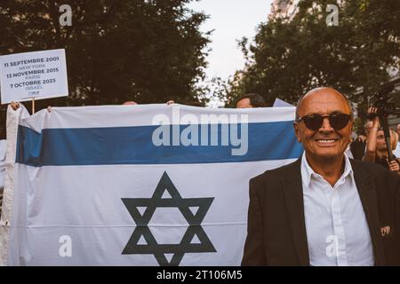 Olivier Donnars/Le Pictorium - solidaritätsmarsch mit Israel. Oktober 2023. Frankreich/Paris - solidaritätsmarsch mit Israel und Israelis nach den Terroranschlägen der Hamas am 7. Oktober 2023 vom Conseil repräsentatif des institutions juives de France (CRIF) einberufen. Quelle: LE PICTORIUM/Alamy Live News Stockfoto