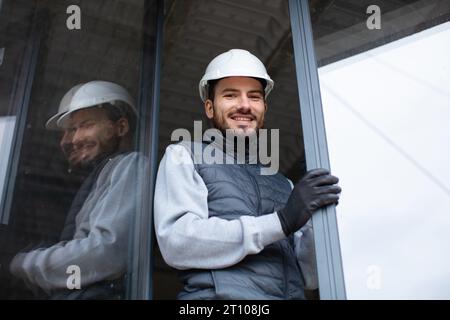 Portrait von Builder die Durchführung von Verbesserungen Home Stockfoto