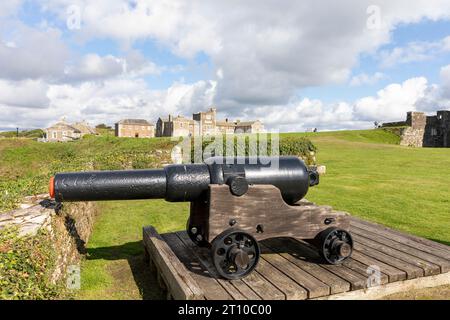 Falmouth, erbaut von Henry V111, um Angriffe auf See abzuwehren, in Cornwall, England, Großbritannien, erlebte 2023 Sonnentage Stockfoto