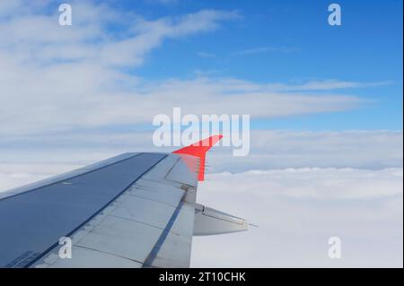 Istanbul, Türkiye. Türkische Fluggesellschaft fliegt über Rumänien Stockfoto