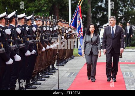 Zagreb, Kroatien. , . Der Präsident des Kosovo, Vjosa Osmani Sadriu, traf sich während eines zweitägigen offiziellen Besuchs in Kroatien mit Präsident Zoran Milanovic zusammen. Foto: Marko Todorov/CROPIX Copyright: XxMarkoxTodorovx/xCROPIXx sadriu milanovic11-101023 Credit: Imago/Alamy Live News Stockfoto