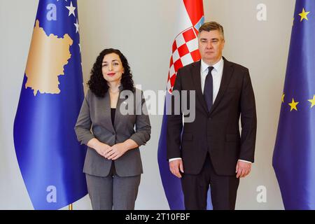 Zagreb, Kroatien. , . Der Präsident des Kosovo, Vjosa Osmani Sadriu, traf sich während eines zweitägigen offiziellen Besuchs in Kroatien mit Präsident Zoran Milanovic zusammen. Foto: Marko Todorov/CROPIX Copyright: XxMarkoxTodorovx/xCROPIXx sadriu milanovic16-101023 Credit: Imago/Alamy Live News Stockfoto
