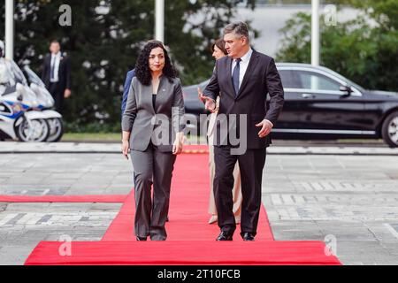 Zagreb, Kroatien. , . Der Präsident des Kosovo, Vjosa Osmani Sadriu, traf sich während eines zweitägigen offiziellen Besuchs in Kroatien mit Präsident Zoran Milanovic zusammen. Foto: Marko Todorov/CROPIX Copyright: XxMarkoxTodorovx/xCROPIXx sadriu milanovic2-101023 Credit: Imago/Alamy Live News Stockfoto