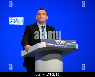 Douglas Ross, der Vorsitzende der schottischen Konservativen, hält seine Grundsatzrede auf der Konservativen Partei-Konferenz 2023 in Manchester. Stockfoto