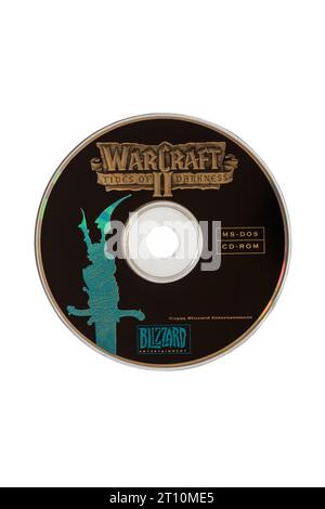 Warcraft II Tides of Darkness Deluxe-Edition Computerspiel-Discs isoliert auf weißem Hintergrund Stockfoto