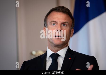 Pressekonferenz am Ende der Deutsch-Franzoesischen Kabinettsklausur in Hamburg Emmanuel Macron, Staatspraesident von Frankreich bei der gemeinsamen Pressekonferenz im Anschluss an die Deutsch-Franzoesische Kabinettsklausur im Hotels Louis C. Jacob in Hamburg, Hamburg, 10.10.2023 Hamburg Deutschland *** Pressekonferenz am Ende der deutsch-französischen Kabinettskonferenz in Hamburg Emmanuel Macron, Präsident Frankreichs bei der gemeinsamen Pressekonferenz im Anschluss an die deutsch-französische Kabinettssitzung im Louis C Jacob Hotel in Hamburg, Hamburg, 10 10 2023 Hamburg Deutschland Stockfoto