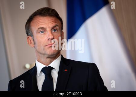 Pressekonferenz am Ende der Deutsch-Franzoesischen Kabinettsklausur in Hamburg Emmanuel Macron, Staatspraesident von Frankreich bei der gemeinsamen Pressekonferenz im Anschluss an die Deutsch-Franzoesische Kabinettsklausur im Hotels Louis C. Jacob in Hamburg, Hamburg, 10.10.2023 Hamburg Deutschland *** Pressekonferenz am Ende der deutsch-französischen Kabinettskonferenz in Hamburg Emmanuel Macron, Präsident Frankreichs bei der gemeinsamen Pressekonferenz im Anschluss an die deutsch-französische Kabinettssitzung im Louis C Jacob Hotel in Hamburg, Hamburg, 10 10 2023 Hamburg Deutschland Stockfoto