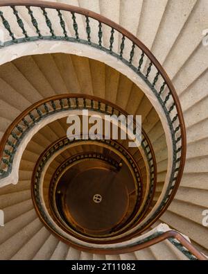 Dreifache Wendeltreppe aus Stein, Museo do Pobo Galego, Kloster San Domingos de Bonaval, Santiago de Compostela, Spanien Stockfoto