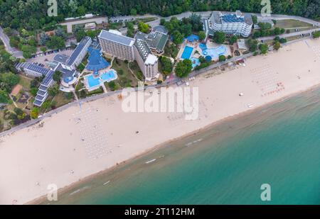 Blick von oben auf Albena leeres Sandstrand Resort, Bulgarien Stockfoto