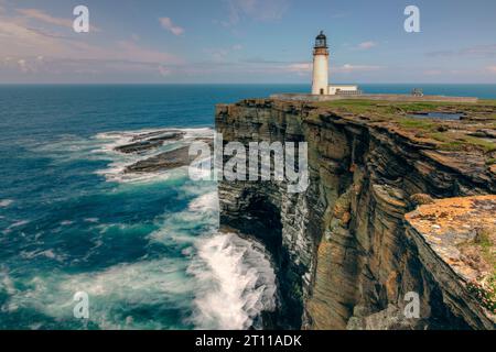 Der Noup Head Lighthouse ist ein Leuchtturm auf der Westray in Orkney, Schottland. Stockfoto