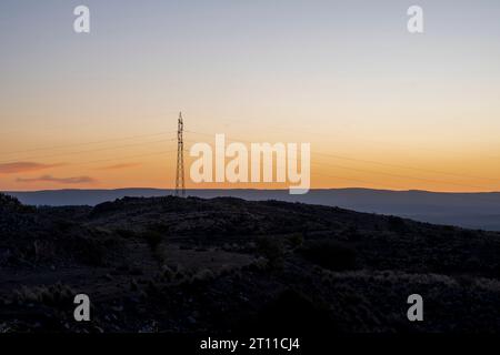 Sanfter Sonnenuntergang in den niedrigen Bergen von Cordoba, Argentinien. Stockfoto