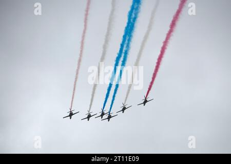 Taipeh, Taiwan. Oktober 2023. Das Thunder Tiger Aerobatic Team während des Taiwan National Day, auch Double Ten genannt, am 10. Oktober 2023 in der Innenstadt von Taipeh. Quelle: ZUMA Press, Inc./Alamy Live News Stockfoto