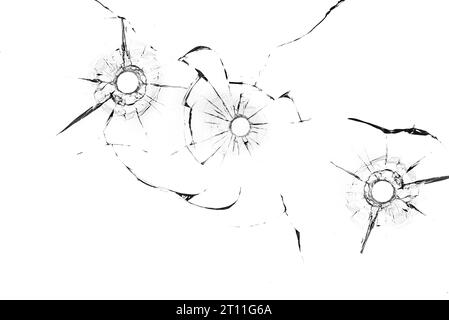 Schusslöcher im Glas in Nahaufnahme auf weißem Hintergrund Stockfoto