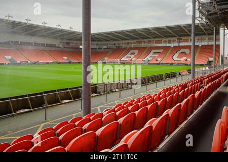 Blackpool, Großbritannien. 31. August 2023. Eine allgemeine Ansicht der Bloomfield Road, Heimstadion von Blackpool vor dem EFL Trophy Match Blackpool gegen Liverpool U21 in Bloomfield Road, Blackpool, Vereinigtes Königreich, 10. Oktober 2023 (Foto: Steve Flynn/News Images) in Blackpool, Vereinigtes Königreich am 31.2023. (Foto: Steve Flynn/News Images/SIPA USA) Credit: SIPA USA/Alamy Live News Stockfoto