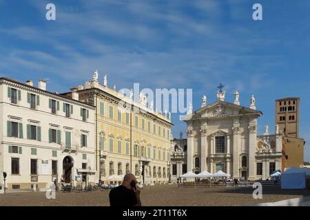 Historische Piazza Sordello mit der Kathedrale von Mantua in der Stadt Mantua, Italien Stockfoto