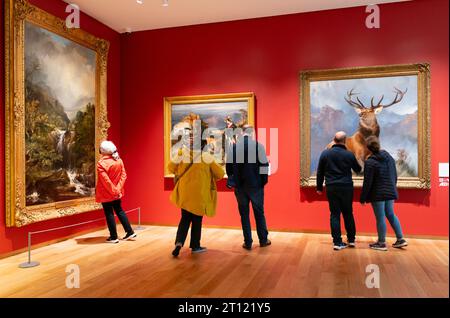 Innenraum des neuen Flügels in der Scottish National Gallery, die im September 2023 in Edinburgh, Schottland, Großbritannien, eröffnet wurde Stockfoto