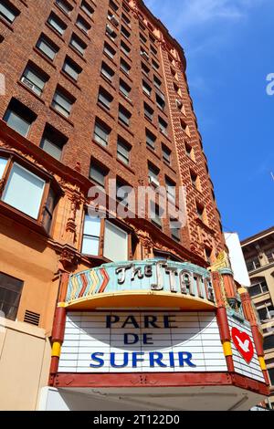 Los Angeles, Kalifornien: State Theatre, historisches Theater am 703 S. Broadway im historischen Broadway Theater District in der Innenstadt von Los Angeles Stockfoto