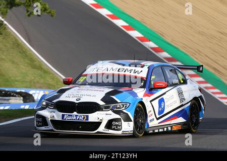 Stephen Jelly - Team BMW - fuhr BMW 330e M Sport Nummer 12 im BTCC 2023 in Brands Hatch im Oktober 2023 Stockfoto