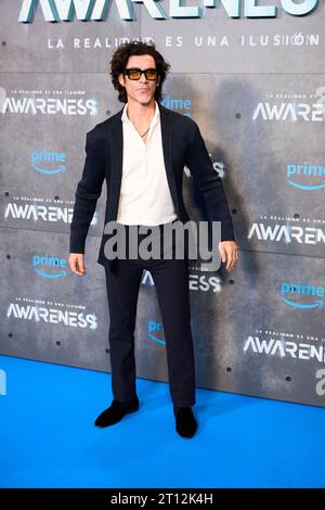 Madrid. Spanien. 20231010 nimmt Oscar Jaenada am 10. Oktober 2023 in Madrid, Spanien, an der „Awareness“-Premiere im Capitol Cinema Teil Stockfoto