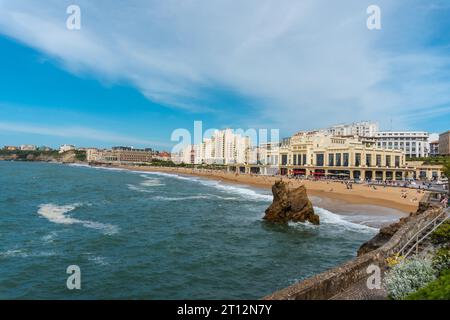 La grande Plage und seine berühmte Promenade in Biarritz, Urlaub im Südosten Frankreichs. Biarritz, Département Pyrenäen-Atlantiques Stockfoto