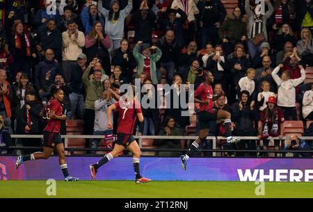 Melvine Malard von Manchester United feiert das erste Tor ihrer Mannschaft während der Qualifikation zur UEFA Women's Champions League in der zweiten Runde, dem ersten Legspiel im Leigh Sports Village, Greater Manchester. Bilddatum: Dienstag, 10. Oktober 2023. Stockfoto