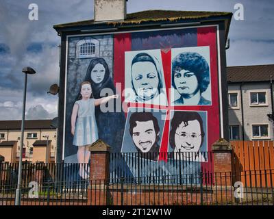 Das Mothers and Sisters Wandgemälde in der Bogside-Gegend von Derry - Londonderry in Nordirland, Großbritannien. Stockfoto