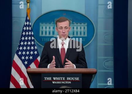 Jake Sullivan nimmt am 10. Oktober 2023 an dem täglichen Briefing im Weißen Haus in Washington, DC, Teil. Copyright: XChrisxKleponisx/xCNPx/MediaPunchx Credit: Imago/Alamy Live News Stockfoto