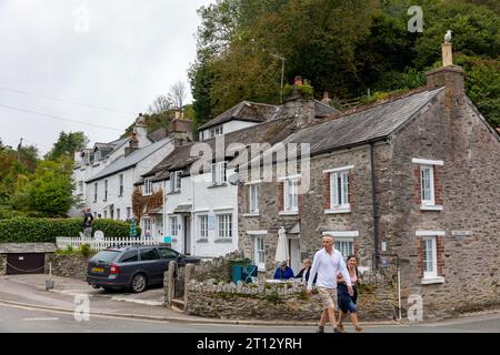 September 2023 Polperro Village Ferienhäuser aus Stein in diesem kornischen Dorf, Cornwall, England, Großbritannien Stockfoto