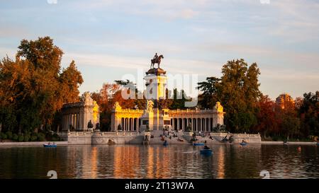 Parque del Buen Retiro, der Park aus dem 17. Jahrhundert, heute (seit 2021) UNESCO-Weltkulturerbe. Madrid, Spanien, Oktober 2009. Stockfoto