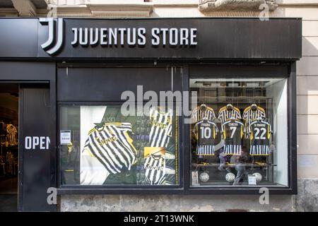 Turin , italien - 10 09 2023 : juventus Store fc Logo Marke Boutique und Schild Text Fassadenladen offizielle Ausstellung in Turin Italien Stockfoto