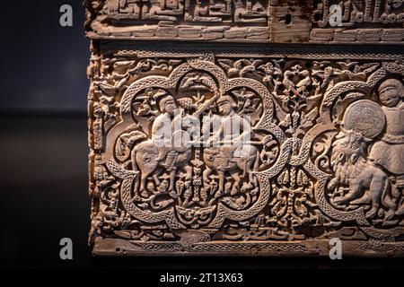 Spanisch-arabische Brust des Klosters Leire, 1004 nach Christus. Hergestellt in der Werkstatt Madinat Al-Zahira, Museum von Navarra, Pamplona, Navarra, Spa Stockfoto