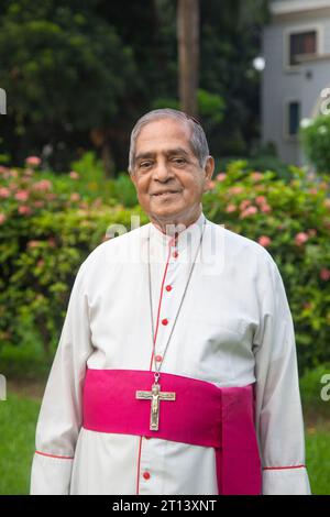 Bischof Theotonius Gomes, geboren am 9. April 1939, seine Einsetzung als Weihbischof von Dhaka erfolgte am 28. Mai 1996. Er war Bischof der Diözese Dinajpur. Stockfoto