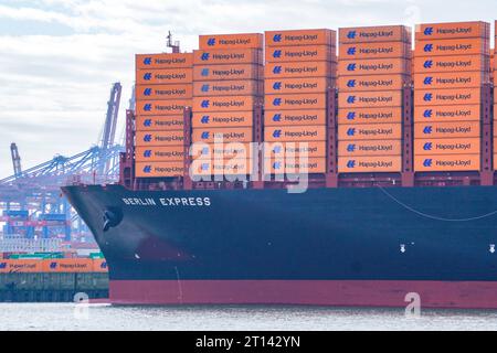 Das zur Zeit größte unter deutscher Flagge fahrende Schiff Containerschiff Berlin Express der Reederei Hapag-Lloyd liegt auf der Elbe in Hamburg am Hamburger Containerterminal Burchardkai CTB-IMO 9540118, MMSI 211119000Das zur Zeit größte unter deutscher Flagge fahrende Schiff Containerschiff Berlin Express der Reederei Hapag-Lloyd liegt auf der Elbe in Hamburg am Hamburger Containerterminal Burchardkai CTB-IMO 9540118, MMSI 211119000, *** das derzeit größte unter deutscher Flagge fahrende Containerschiff Berlin Express der Reederei Hapag Lloyd liegt an der Hamburger Hamb an der Elbe Stockfoto