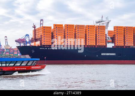 Das zur Zeit größte unter deutscher Flagge fahrende Schiff Containerschiff Berlin Express der Reederei Hapag-Lloyd liegt auf der Elbe in Hamburg am Hamburger Containerterminal Burchardkai CTB-IMO 9540118, MMSI 211119000Das zur Zeit größte unter deutscher Flagge fahrende Schiff Containerschiff Berlin Express der Reederei Hapag-Lloyd liegt auf der Elbe in Hamburg am Hamburger Containerterminal Burchardkai CTB-IMO 9540118, MMSI 211119000, *** das derzeit größte unter deutscher Flagge fahrende Containerschiff Berlin Express der Reederei Hapag Lloyd liegt an der Hamburger Hamb an der Elbe Stockfoto