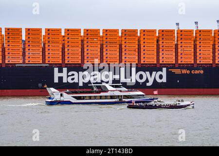 Das zur Zeit größte unter deutscher Flagge fahrende Schiff Containerschiff Berlin Express der Reederei Hapag-Lloyd liegt auf der Elbe in Hamburg am Hamburger Containerterminal Burchardkai CTB-IMO 9540118, MMSI 211119000Das zur Zeit größte unter deutscher Flagge fahrende Schiff Containerschiff Berlin Express der Reederei Hapag-Lloyd liegt auf der Elbe in Hamburg am Hamburger Containerterminal Burchardkai CTB-IMO 9540118, MMSI 211119000, *** das derzeit größte unter deutscher Flagge fahrende Containerschiff Berlin Express der Reederei Hapag Lloyd liegt an der Hamburger Hamb an der Elbe Stockfoto