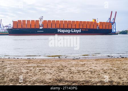 Das zur Zeit größte unter deutscher Flagge fahrende Schiff Containerschiff Berlin Express der Reederei Hapag-Lloyd liegt auf der Elbe in Hamburg am Hamburger Containerterminal Burchardkai CTB-IMO 9540118, MMSI 211119000Das zur Zeit größte unter deutscher Flagge fahrende Schiff Containerschiff Berlin Express der Reederei Hapag-Lloyd liegt auf der Elbe in Hamburg am Hamburger Containerterminal Burchardkai CTB-IMO 9540118, MMSI 211119000, *** das derzeit größte unter deutscher Flagge fahrende Containerschiff Berlin Express der Reederei Hapag Lloyd liegt an der Hamburger Hamb an der Elbe Stockfoto