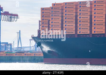 Das zur Zeit größte unter deutscher Flagge fahrende Schiff Containerschiff Berlin Express der Reederei Hapag-Lloyd liegt auf der Elbe in Hamburg am Hamburger Containerterminal Burchardkai CTB-IMO 9540118, MMSI 211119000Das zur Zeit größte unter deutscher Flagge fahrende Schiff Containerschiff Berlin Express der Reederei Hapag-Lloyd liegt auf der Elbe in Hamburg am Hamburger Containerterminal Burchardkai CTB-IMO 9540118, MMSI 211119000, *** das derzeit größte unter deutscher Flagge fahrende Containerschiff Berlin Express der Reederei Hapag Lloyd liegt an der Hamburger Hamb an der Elbe Stockfoto