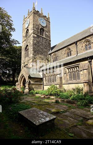 Die Kirche St. Michael und alle Engel in Haworth, West Yorkshire. Stockfoto