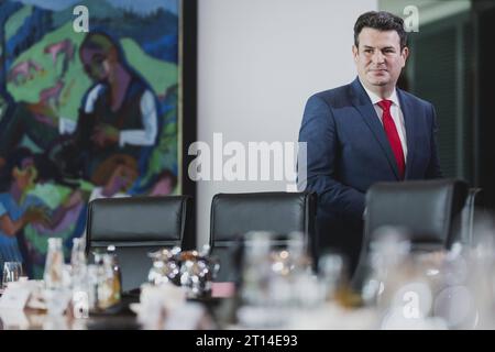 Hubertus Heil SPD, Bundesminister für Arbeit und Soziales, aufgenommen im Rahmen der woechentlichen Kabinettssitzung in Berlin, 11.10.2023. Berlin Deutschland *** Hubertus Heil SPD, Bundesminister für Arbeit und Soziales, aufgezeichnet auf der wöchentlichen Kabinettssitzung in Berlin, 11 10 2023 Berlin Deutschland Copyright: XFlorianxGaertnerx Credit: Imago/Alamy Live News Stockfoto