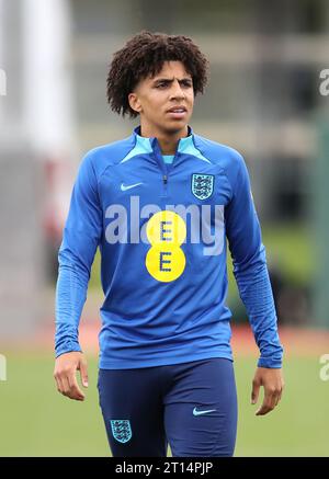 Englands Rico Lewis während eines Trainings in St. George's Park, Burton upon Trent. Bilddatum: Mittwoch, 11. Oktober 2023. Stockfoto