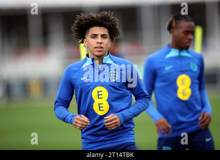 Englands Rico Lewis während eines Trainings in St. George's Park, Burton upon Trent. Bilddatum: Mittwoch, 11. Oktober 2023. Stockfoto