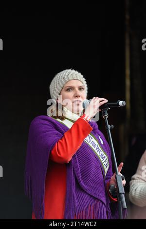 Jo Swinson Abgeordneter sprach auf dem von Care International in London, Großbritannien, organisierten Protest zur Gleichstellung von Frauen am 4. März. 2019 Führer der Liberaldemokraten Stockfoto