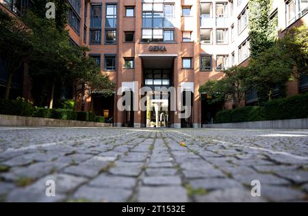 München, Deutschland. Oktober 2023. Die GEMA (Gesellschaft für musikalische Aufführungs- und mechanische Vervielfältigungsrechte) ist auf dem Gebäude der General Management angebracht. Quelle: Sven Hoppe/dpa/Alamy Live News Stockfoto